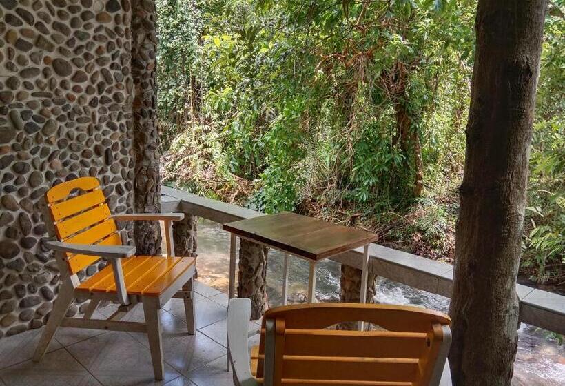 Номер Стандарт Вид на Горы, Tree Tops River Huts