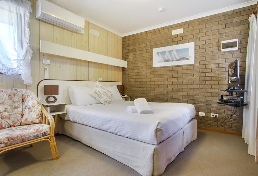 스탠다드 스튜디오, Sandpiper Apartments