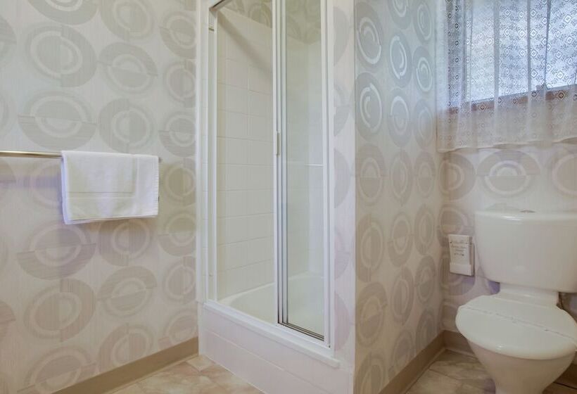 스탠다드 스튜디오, Sandpiper Apartments