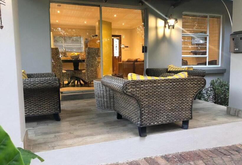 스탠다드 방갈로, The Haystack On Homestead