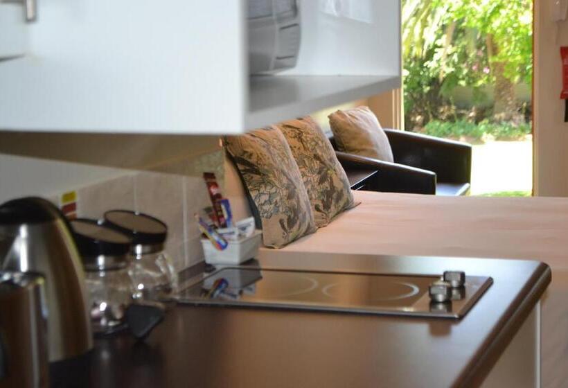 스탠다드 스튜디오, The Haystack On Homestead