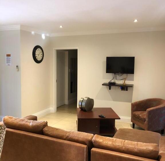 스탠다드 방갈로, The Haystack On Homestead