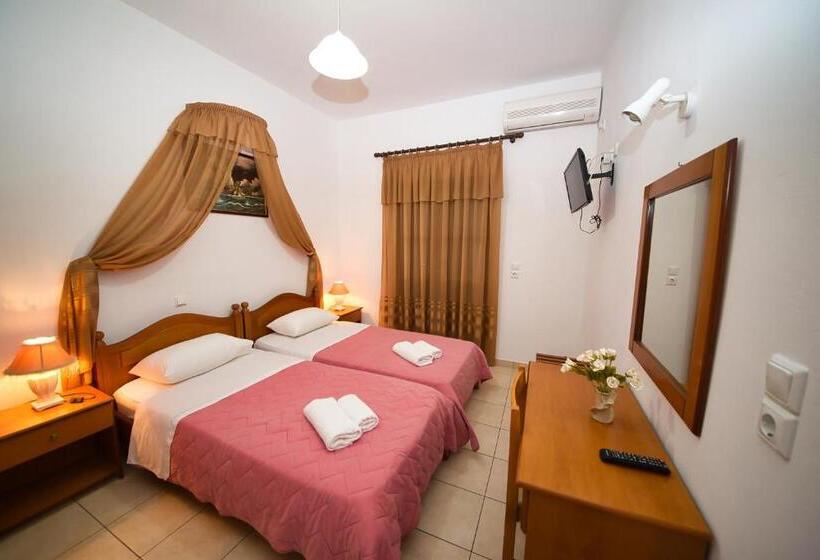 דירת חדר, Villa Angira