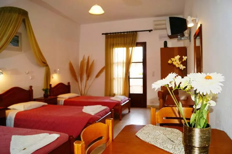استودیوی استاندارد, Villa Angira