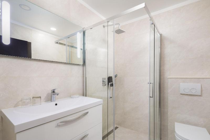 Standard Studio, Villa Angira