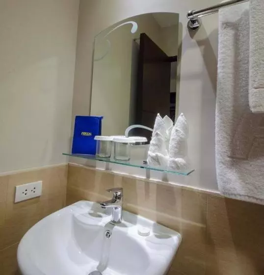 デラックストリプルルーム, Fersal Hotel   Puerto Princesa