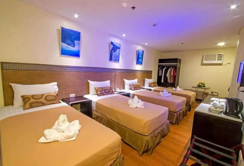 デラックスの４人部屋, Fersal Hotel   Puerto Princesa
