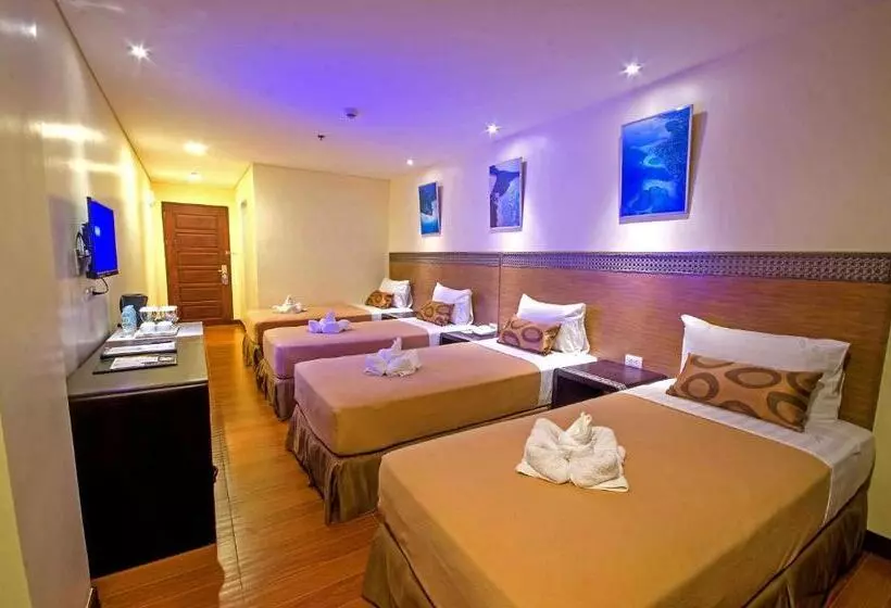 デラックスの４人部屋, Fersal Hotel   Puerto Princesa
