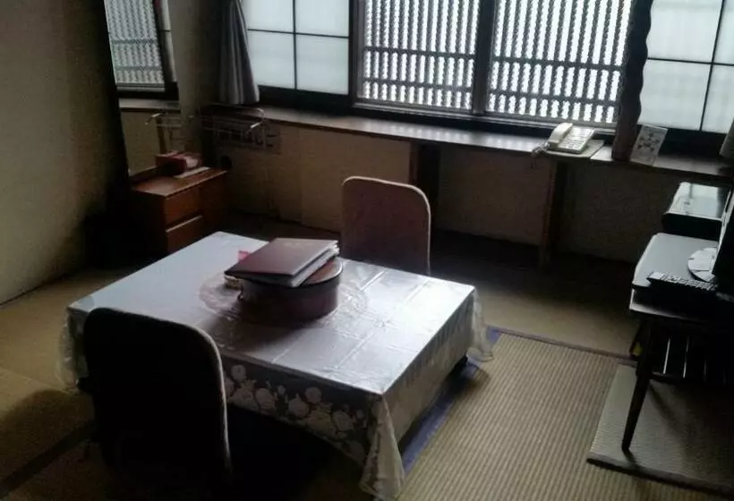 バス共有のスタンダードルーム, Henmi Ryokan