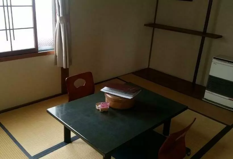 バス共有のスタンダードルーム, Henmi Ryokan