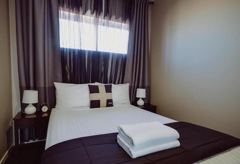 דירת אקזקיוטיב, חדר שינה 1, Crossroads