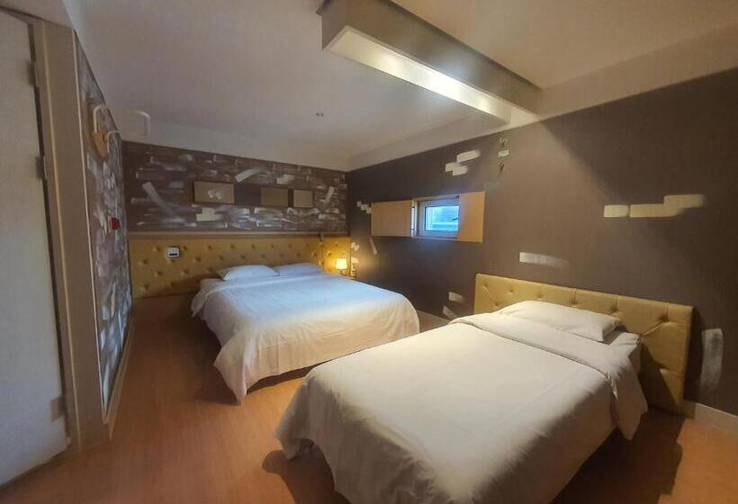 Quarto Deluxe, Friendly Dh Naissance Hotel By Mindrum Group