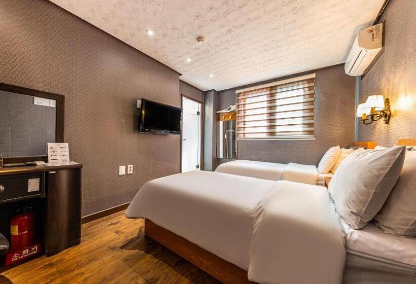 이코노미 룸, Friendly Dh Naissance Hotel By Mindrum Group