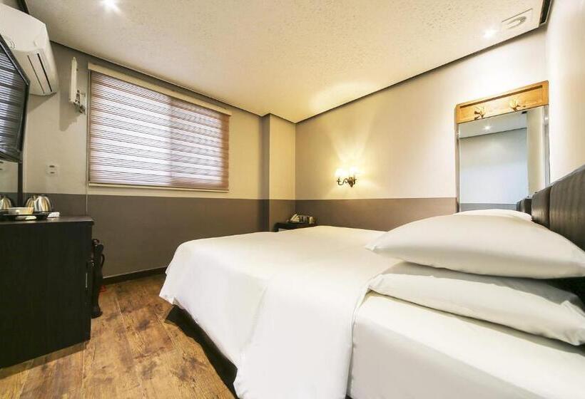 이코노미 룸, Friendly Dh Naissance Hotel By Mindrum Group