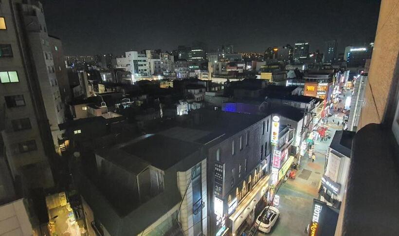 Quarto Economy, Friendly Dh Naissance Hotel By Mindrum Group