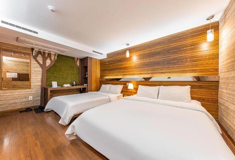 Quarto Familiar Deluxe, Friendly Dh Naissance Hotel By Mindrum Group