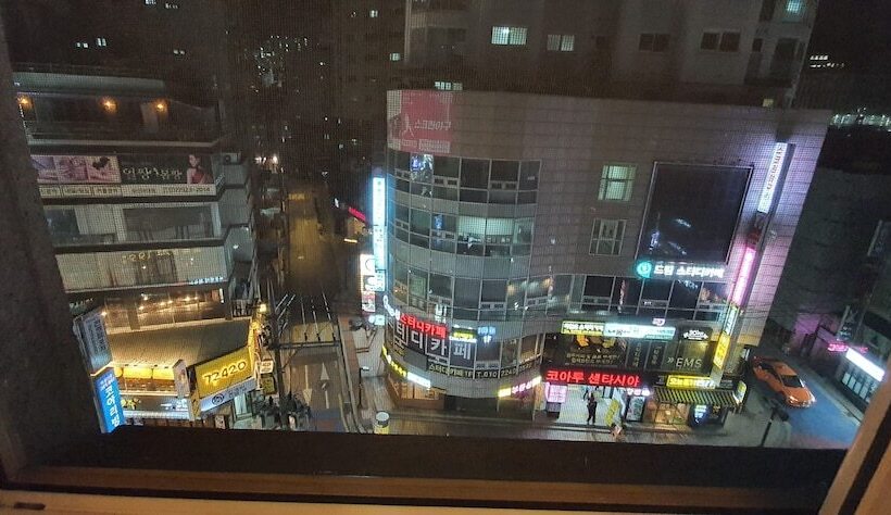 Quarto Deluxe, Friendly Dh Naissance Hotel By Mindrum Group