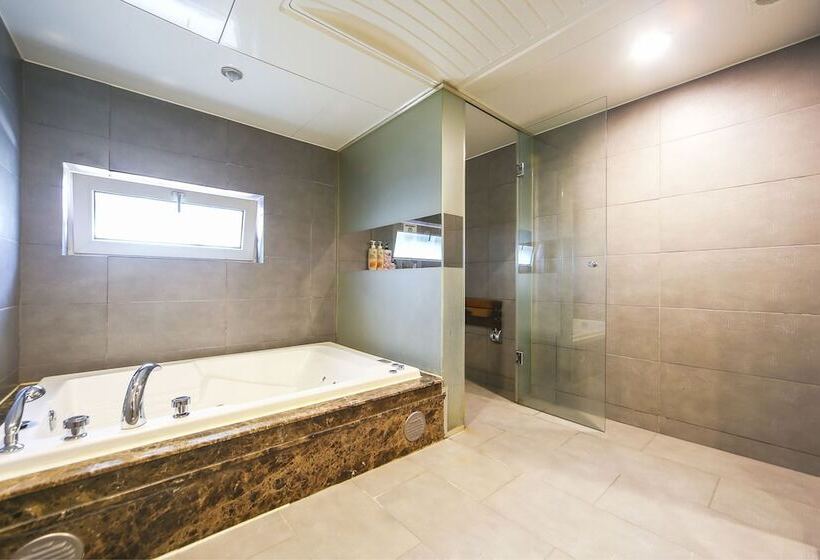 Quarto Estandar, Friendly Dh Naissance Hotel By Mindrum Group