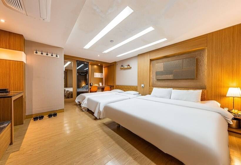 Quarto Estandar, Friendly Dh Naissance Hotel By Mindrum Group