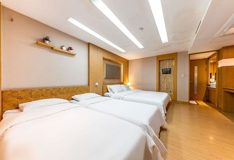 스탠다드 룸, Friendly Dh Naissance Hotel By Mindrum Group