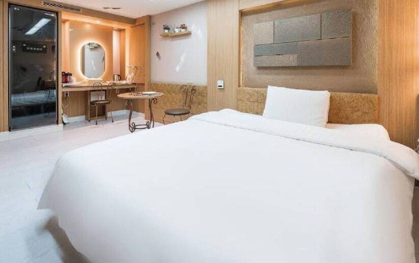 Quarto Estandar, Friendly Dh Naissance Hotel By Mindrum Group