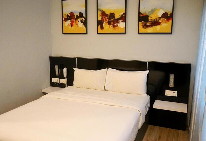 Номер Стандарт, Golden Roof Hotel Ampang Ipoh