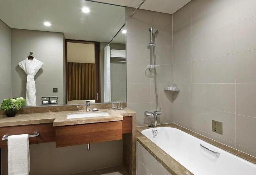Quarto Superior, Lotte City Hotel Myeongdong