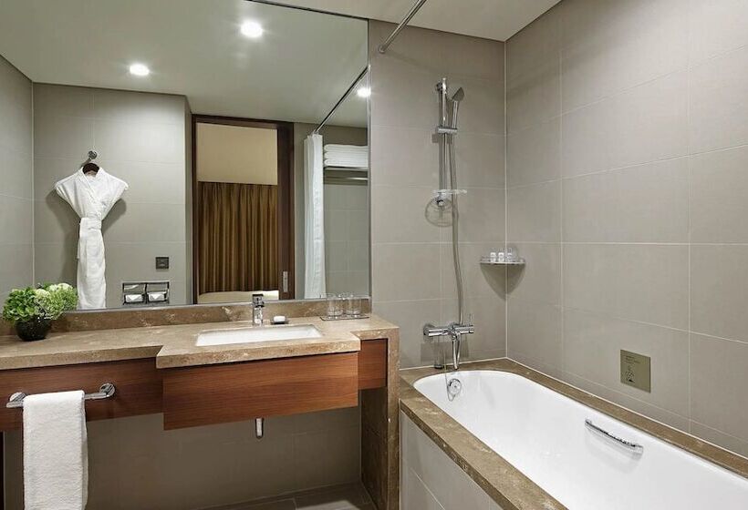 Quarto Superior, Lotte City Hotel Myeongdong