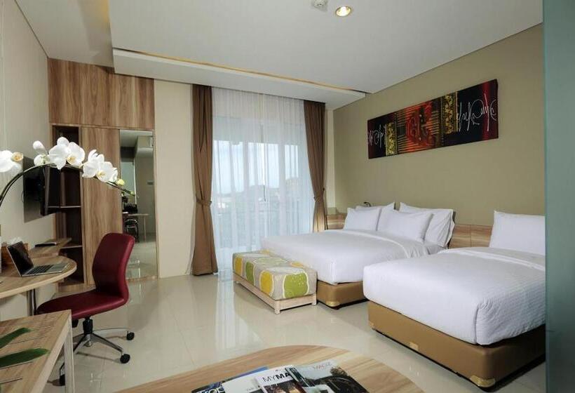 غرفة عائلية, Mahogany