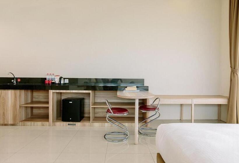 غرفة عائلية, Mahogany