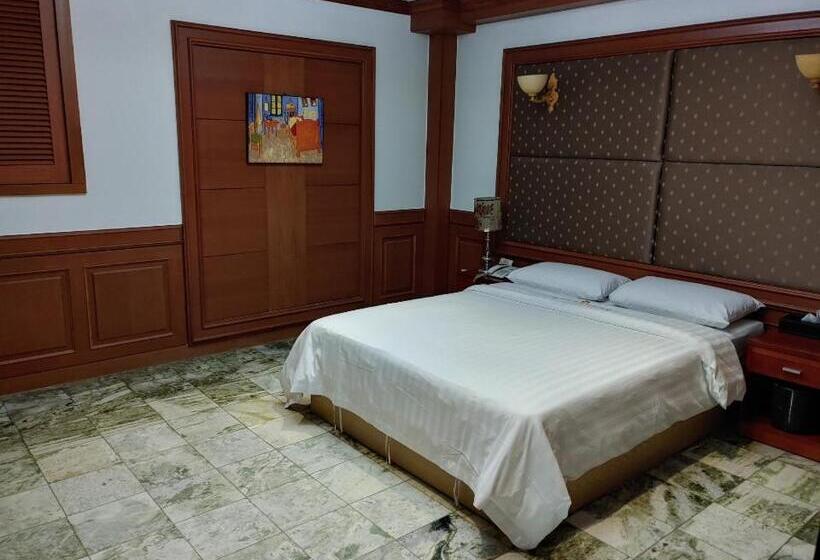 デラックススイート, Metro Pol Tourist