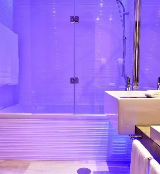 اتاق لوکس با چشم‌انداز استخر, Pestana Alvor South Beach Premium Suite