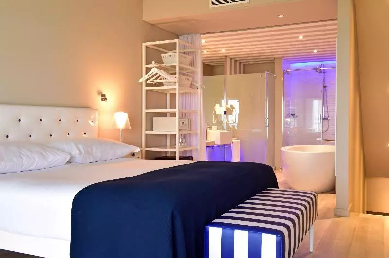 اتاق لوکس با چشم‌انداز دریا, Pestana Alvor South Beach Premium Suite