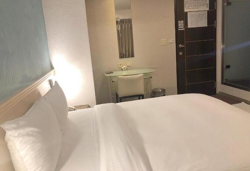 اتاق استاندارد, Say Love