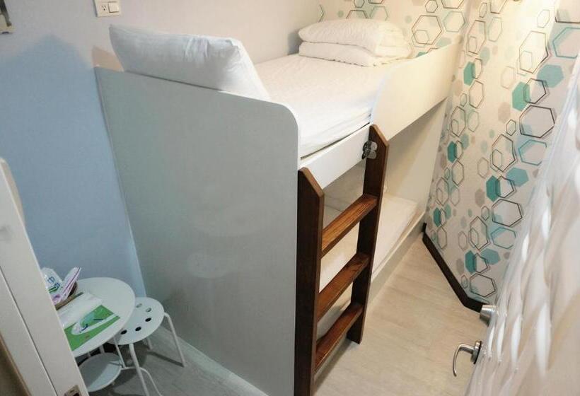 تختخواب در اتاق مشترک, Say Love