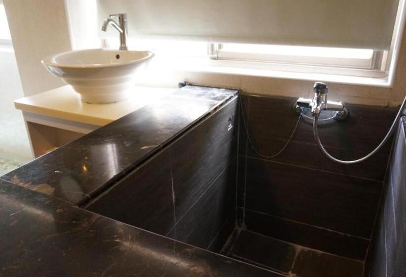 اتاق لوکس, Say Love