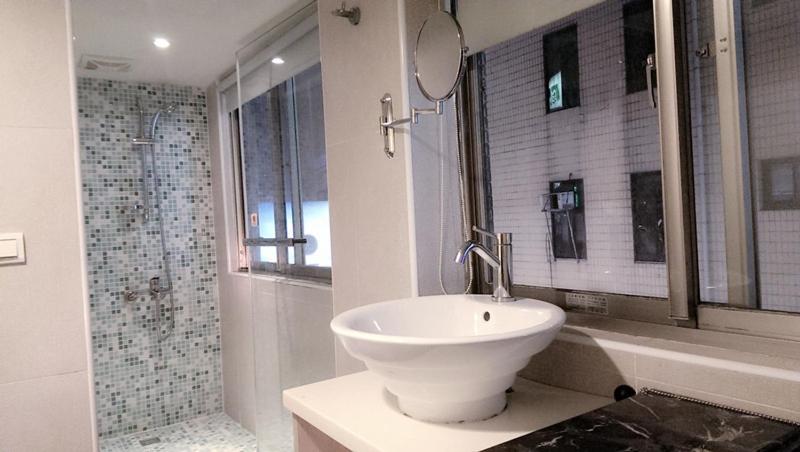 اتاق لوکس, Say Love