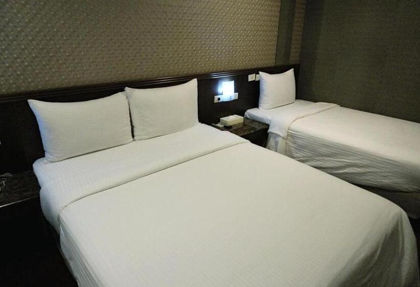 اتاق استاندارد سه نفره, Say Love