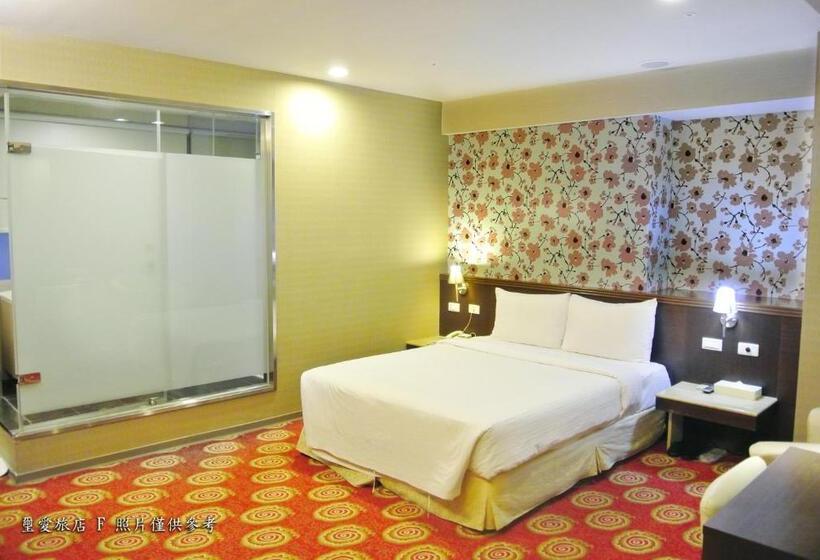 اتاق استاندارد با وان آب گرم, Say Love