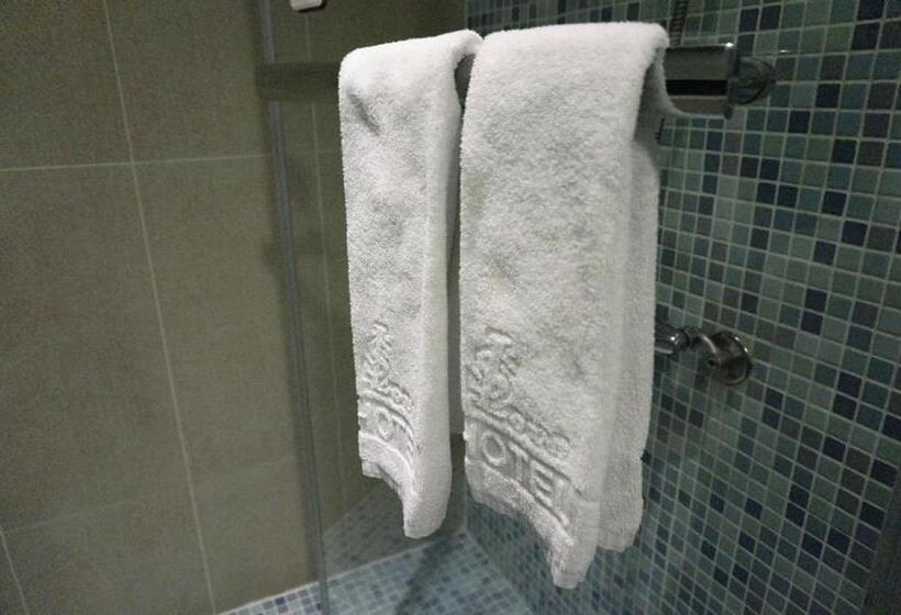 اتاق عادی, Say Love