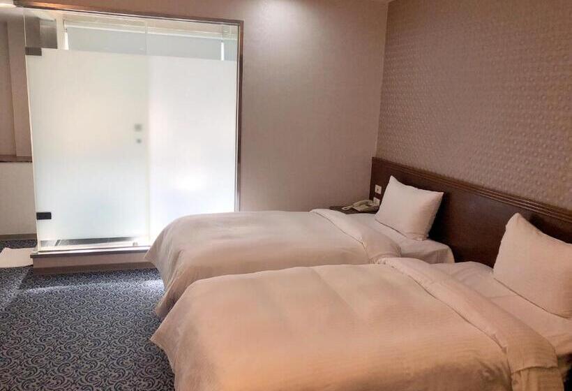 اتاق استاندارد, Say Love