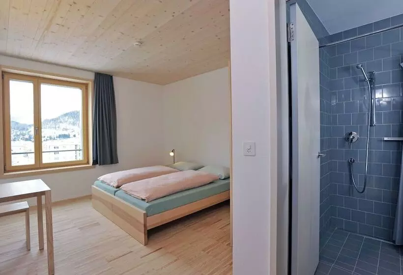 اتاق استاندارد با سرویس بهداشتی مشترک, St. Moritz Youth Hostel