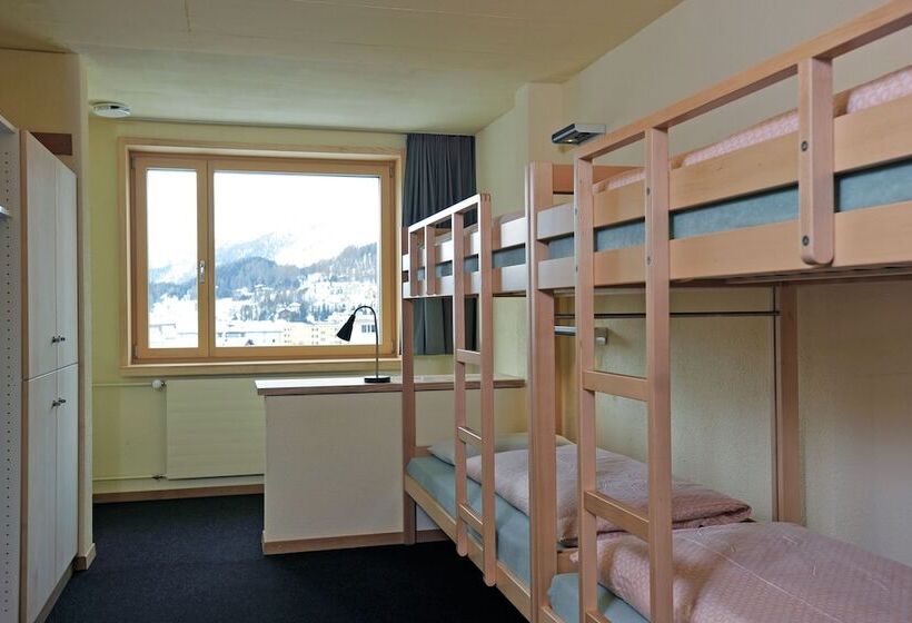 Номер Стандарт Четырехместный Совместный Санузел, St. Moritz Youth Hostel