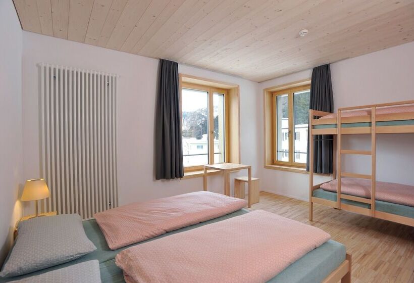 اتاق استاندارد چهارنفره با سرویس بهداشتی مشترک, St. Moritz Youth Hostel