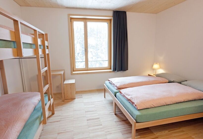 Четырехместный Номер Стандарт, St. Moritz Youth Hostel