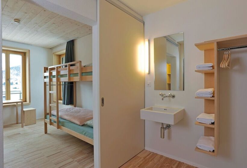 Четырехместный Номер Стандарт, St. Moritz Youth Hostel