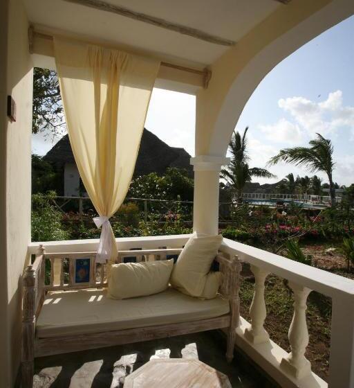 اتاق لوکس با چشمانداز دریا, Jacaranda Beach Resort