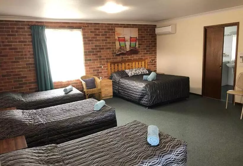 スーペリアファミリールーム, Denman Motor Inn