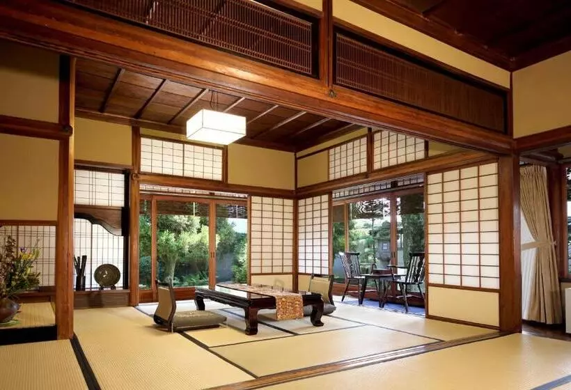 スタンダード４人部屋, Ryori Ryokan Tsurugata