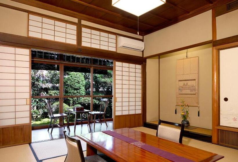 חדר סטנדרט לשלושה, Ryori Ryokan Tsurugata